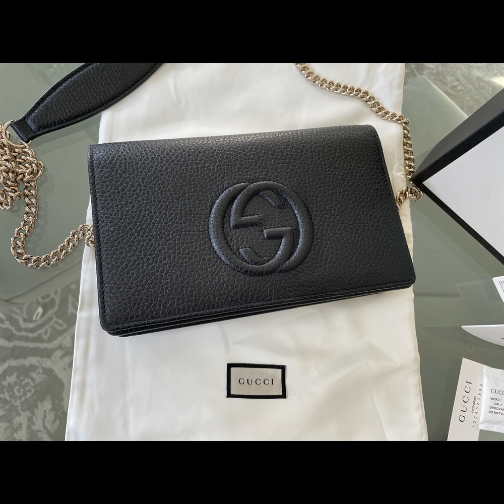 Gucci Crossbody- Soho Collection wallet on a chain